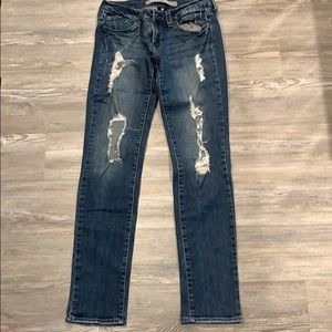 Refuge distressed jeans